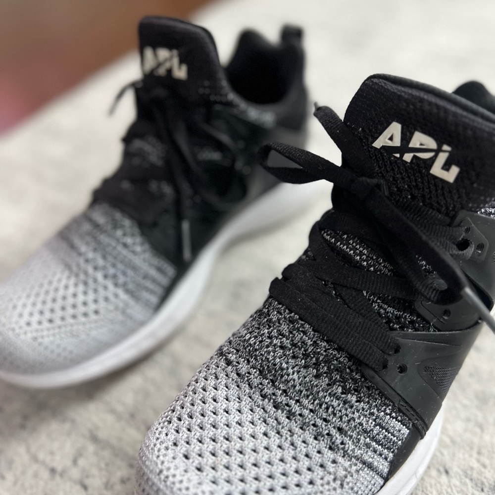 Women’s APL Sneaker - Picture 3 of 5
